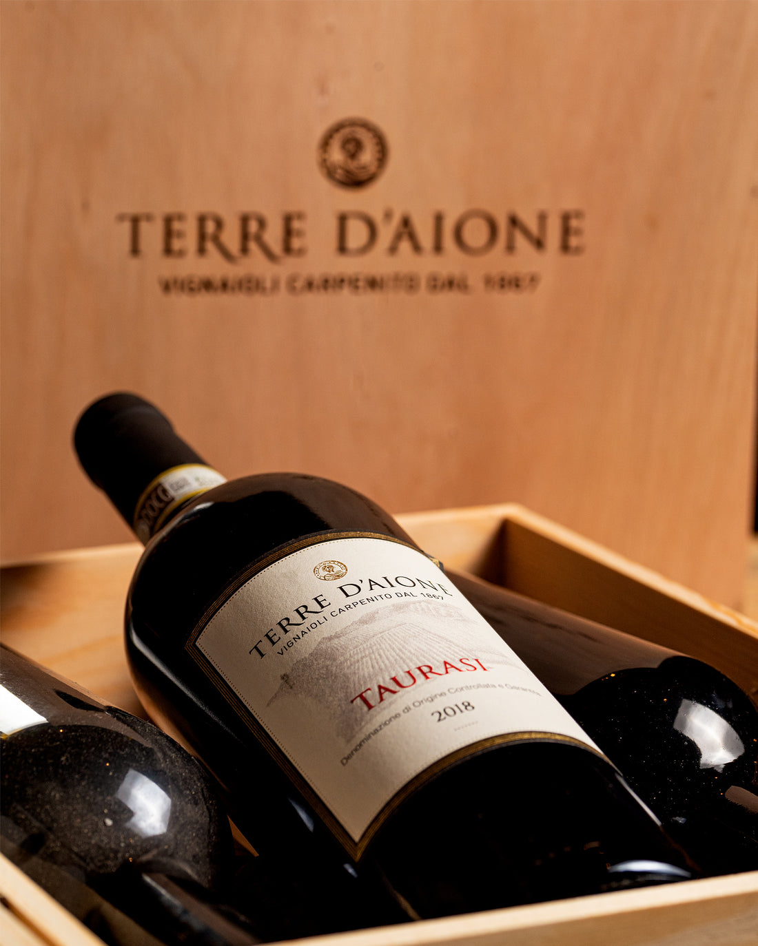 WOODEN BOX OF 3 BOTTLES